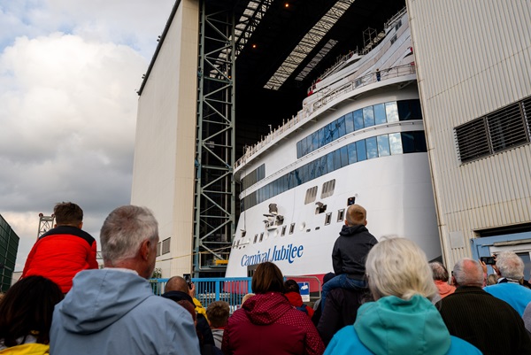 Hundreds of spectators gathered at the shipyard to get the worlds first look at the newest Carnival